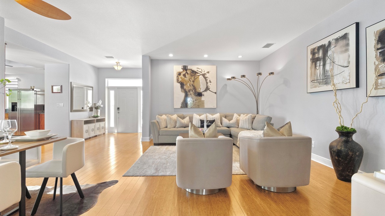 Photo of Livingroom in Edgewater
