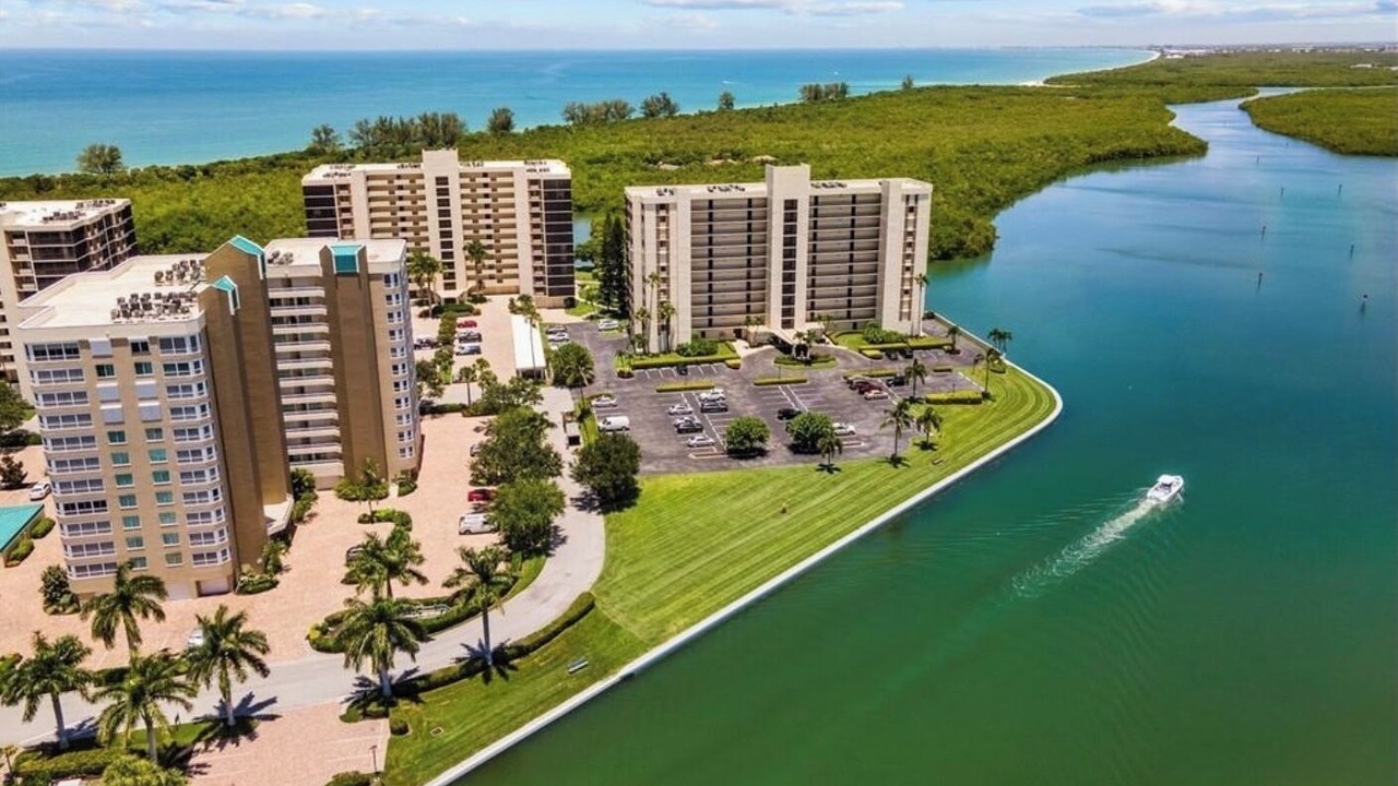 Photo of Outdoor in Vanderbilt Beach