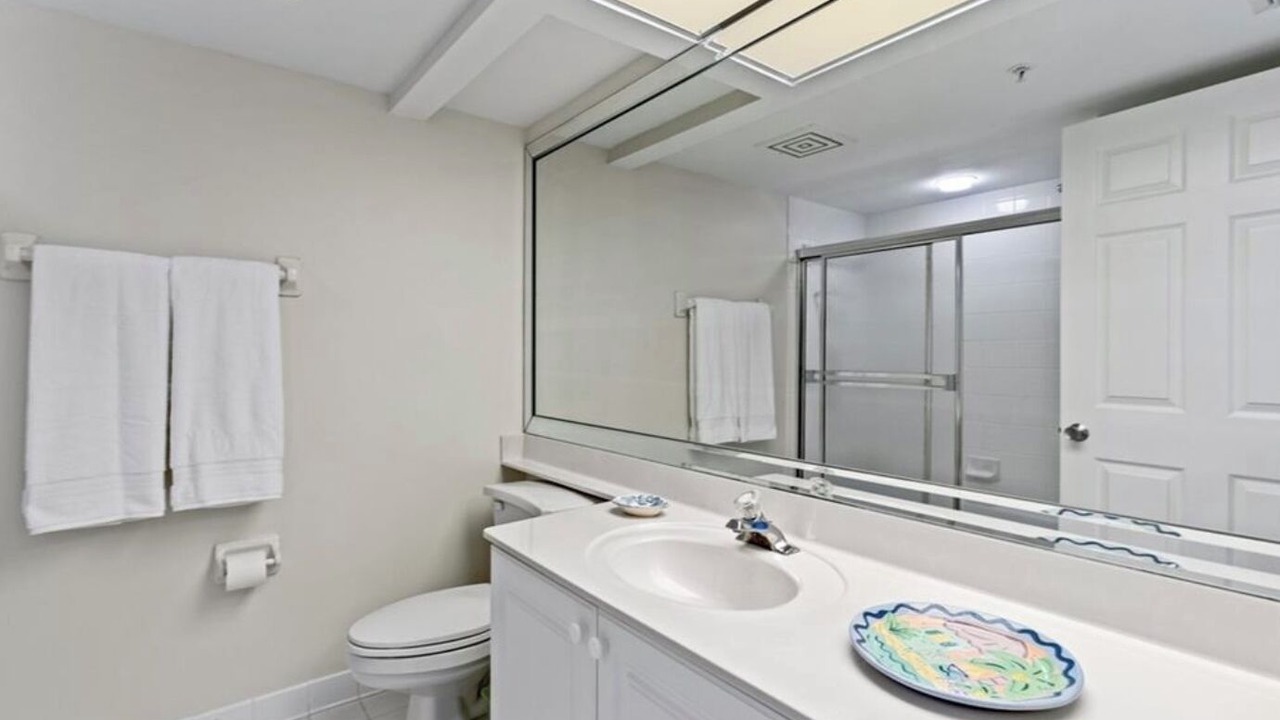 Photo of Bathroom in Vanderbilt Beach