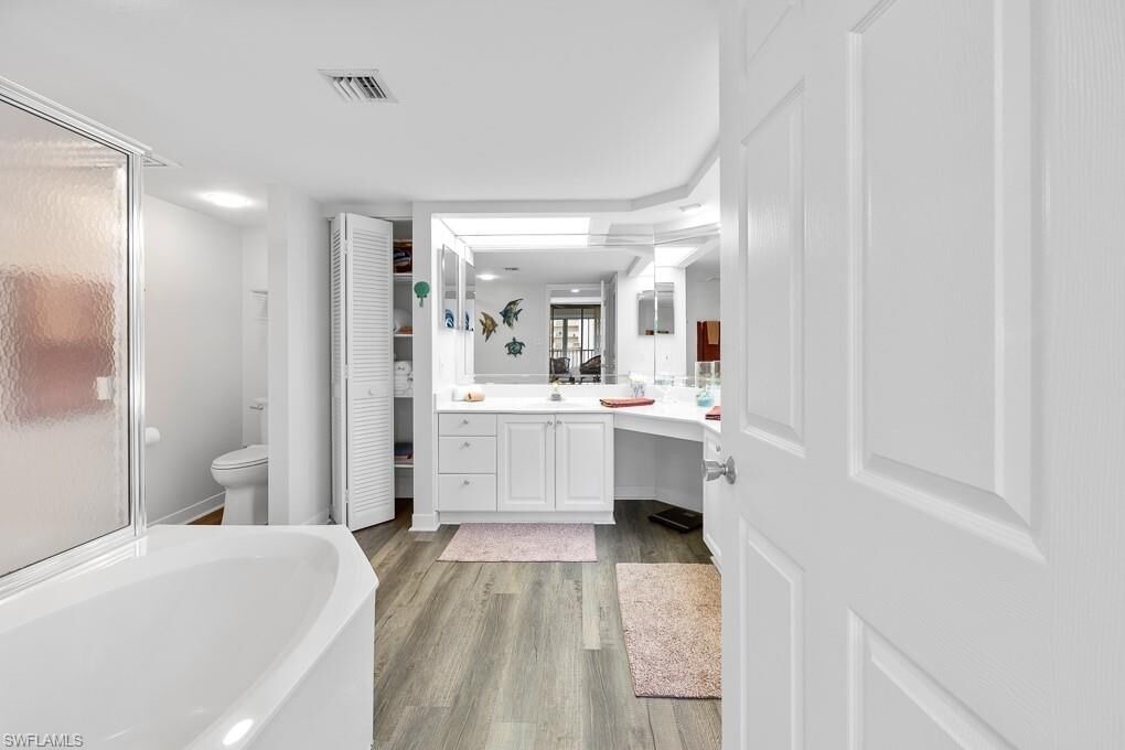 Photo of Bathroom in Vanderbilt Beach
