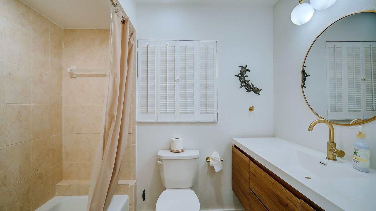 Photo of Bathroom in Bay Isle