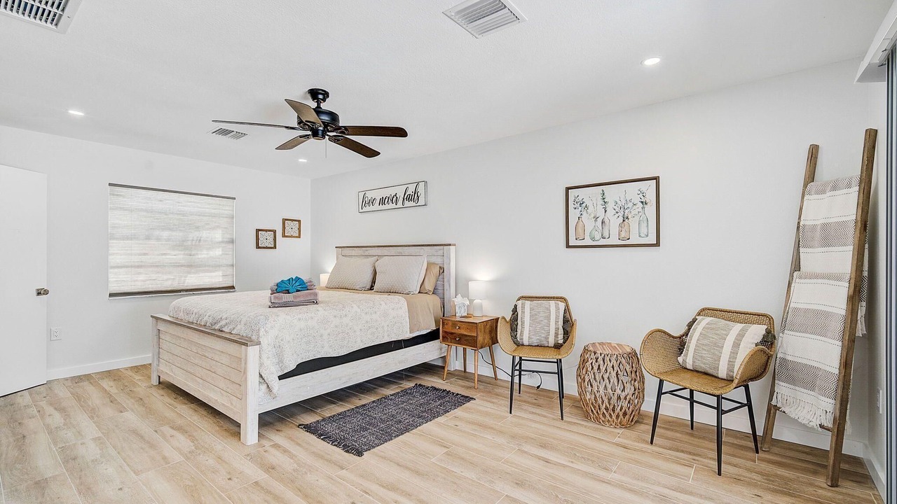 Photo of Bedroom in Bay Isle