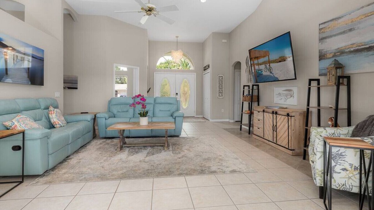 Photo of Livingroom in Charlotte Park