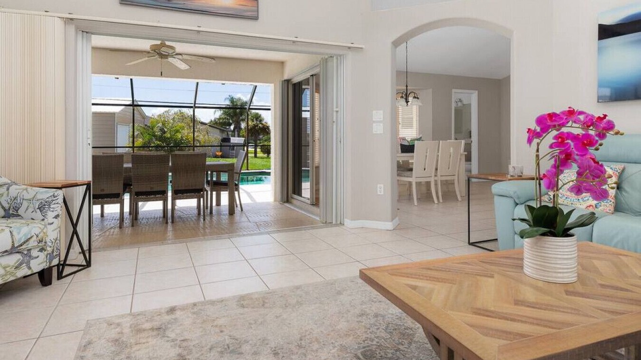 Photo of Livingroom in Charlotte Park