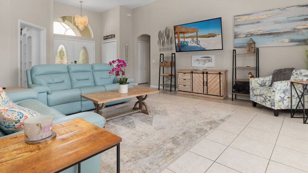 Photo of Livingroom in Charlotte Park