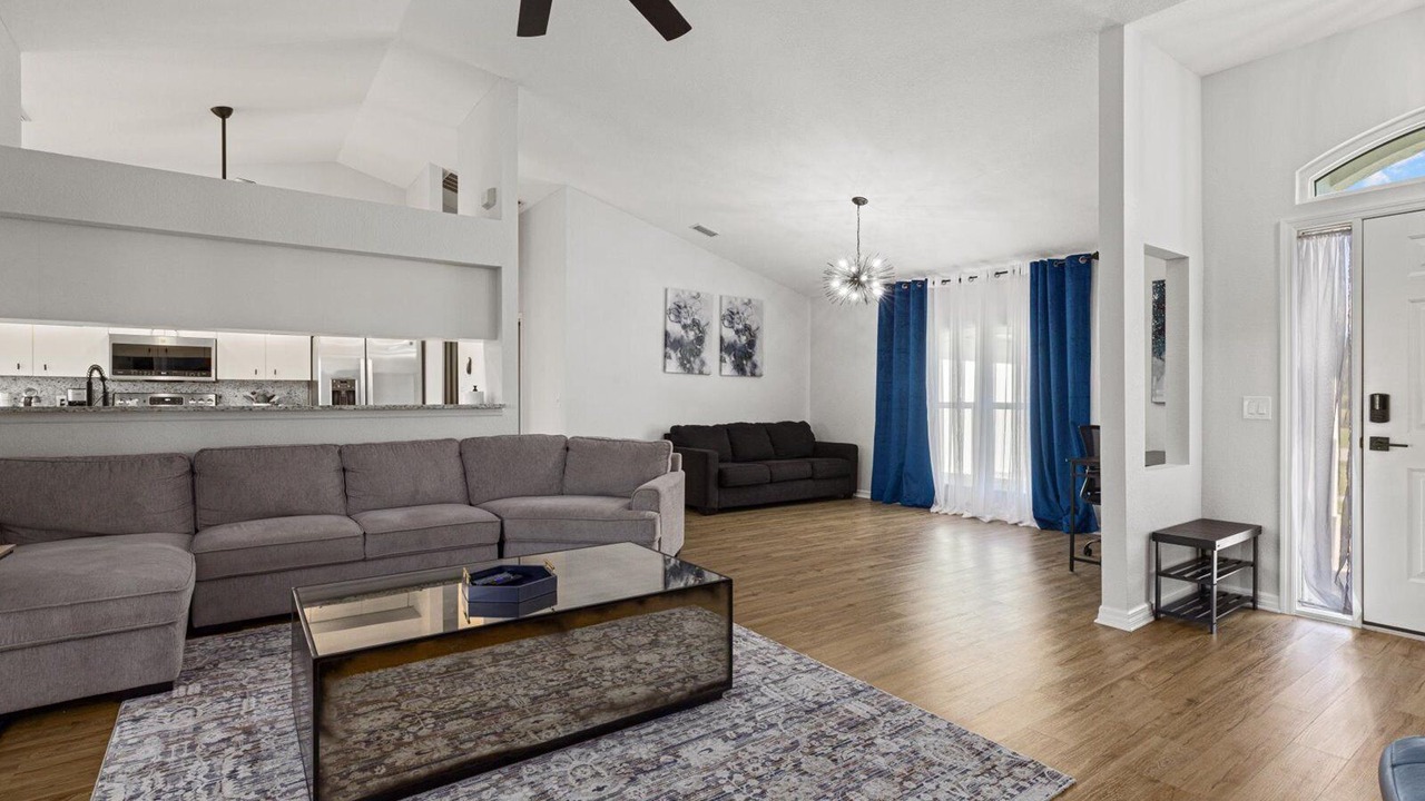 Photo of Livingroom in Long Meadow
