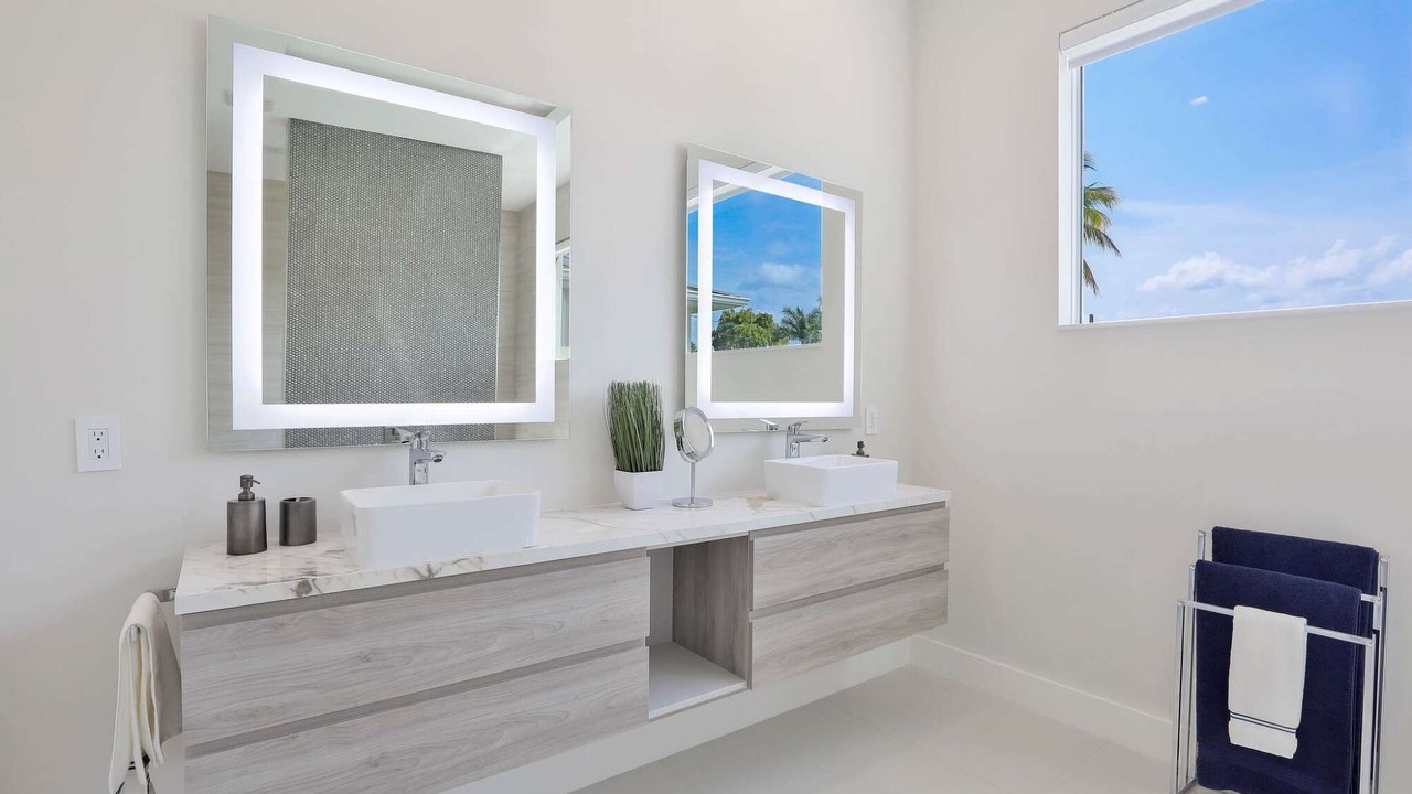 Photo of Bathroom in Yacht Club