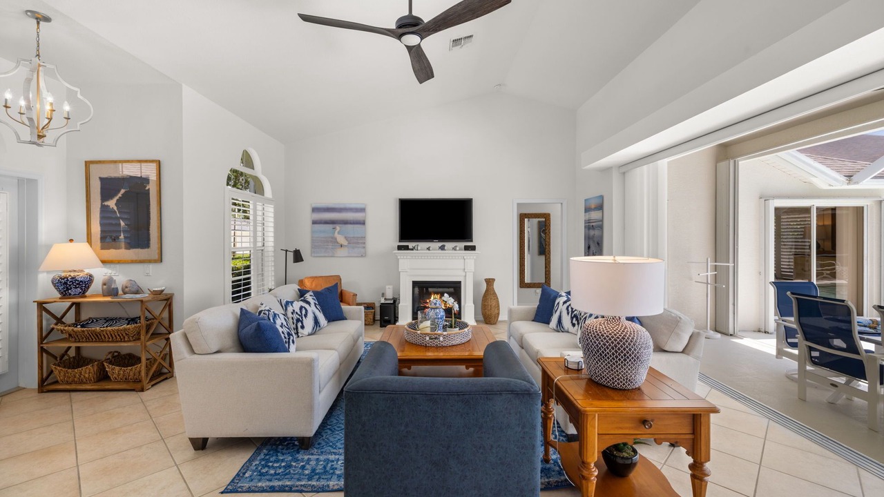 Photo of Livingroom in Central Naples