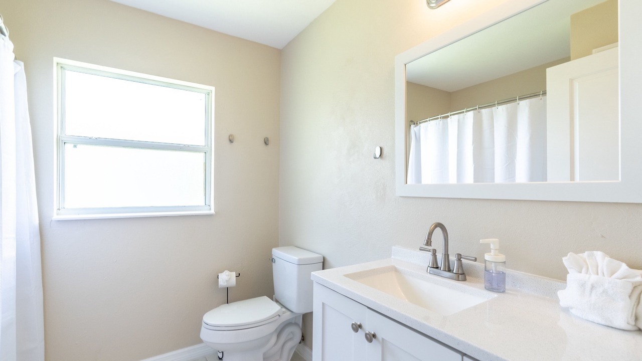 Photo of Bathroom in Diplomat