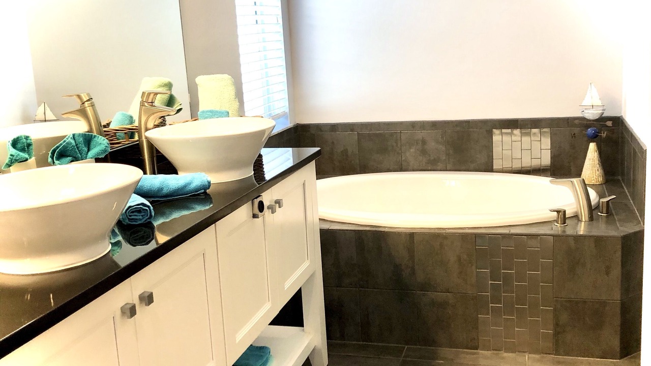 Photo of Bathroom in Pelican