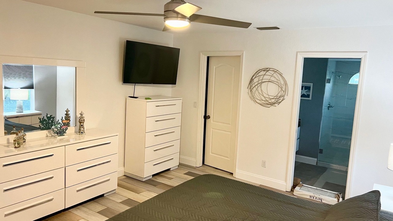 Photo of Bedroom in Pelican
