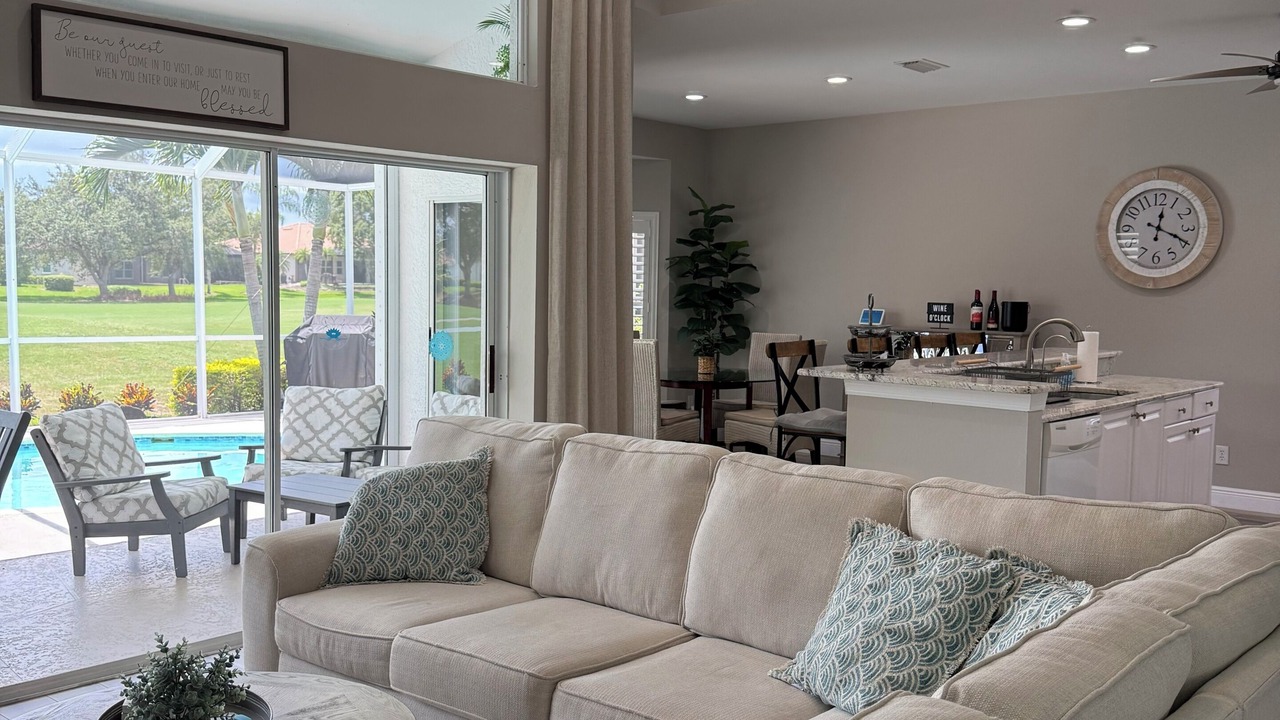 Photo of Livingroom in Falcons Glen