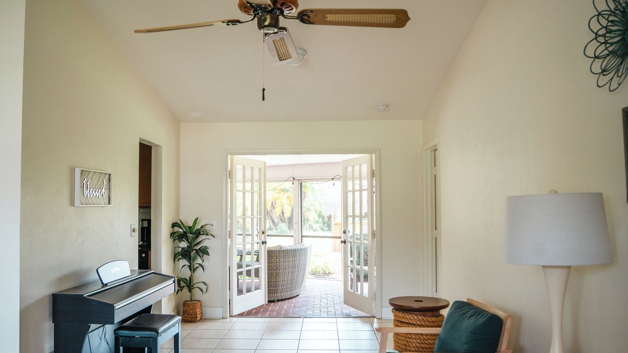 Photo of Livingroom in Riverbend Country Club