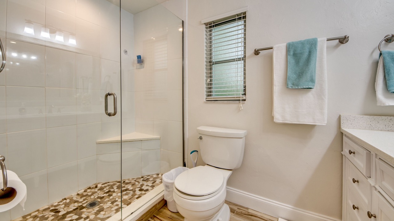 Photo of Bathroom in Caloosahatchee