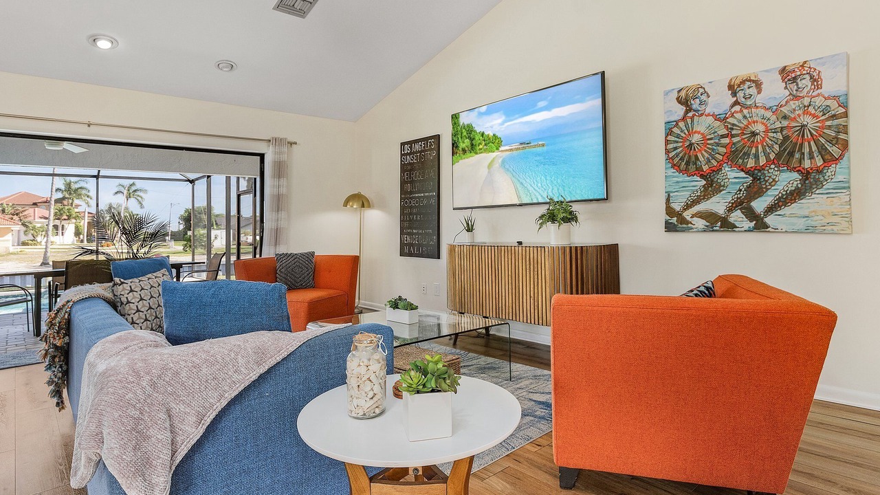 Photo of Livingroom in Yacht Club