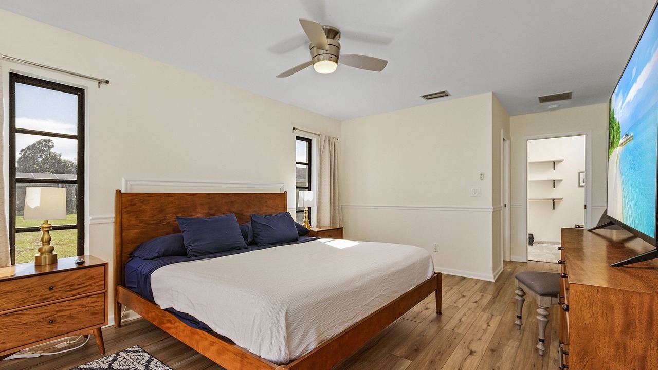 Photo of Bedroom in Yacht Club