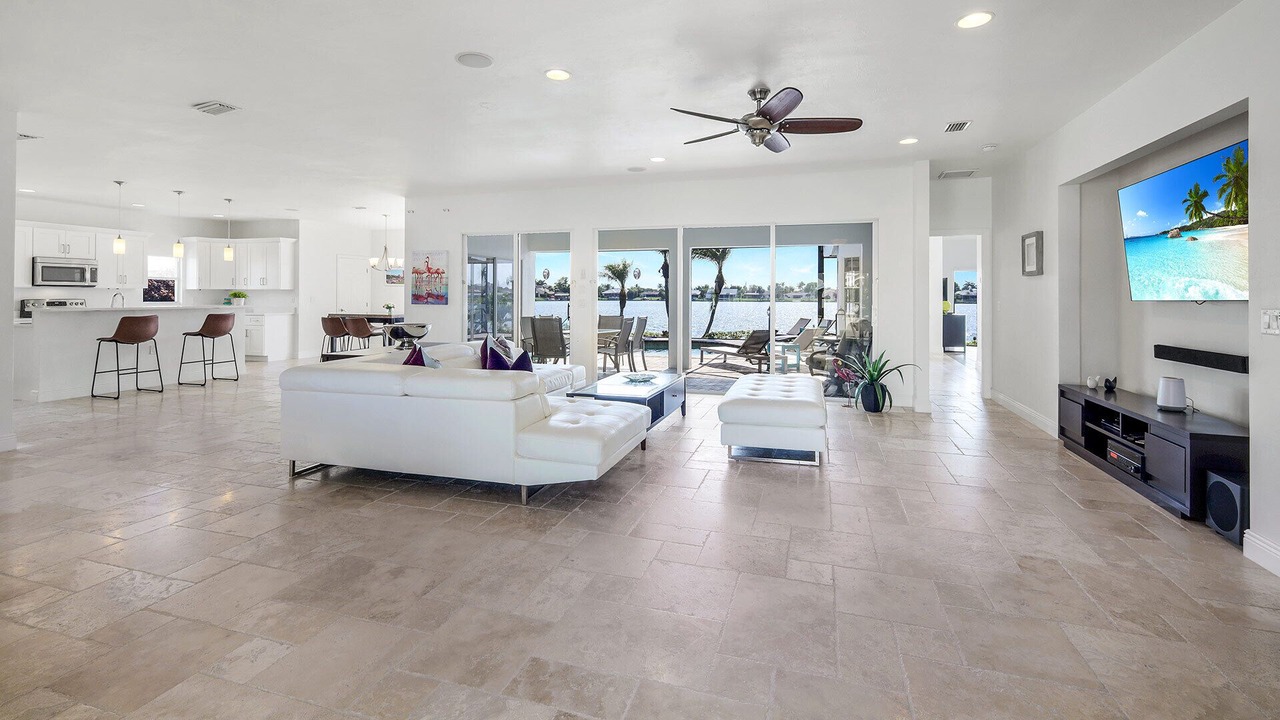 Photo of Livingroom in Eight Lakes