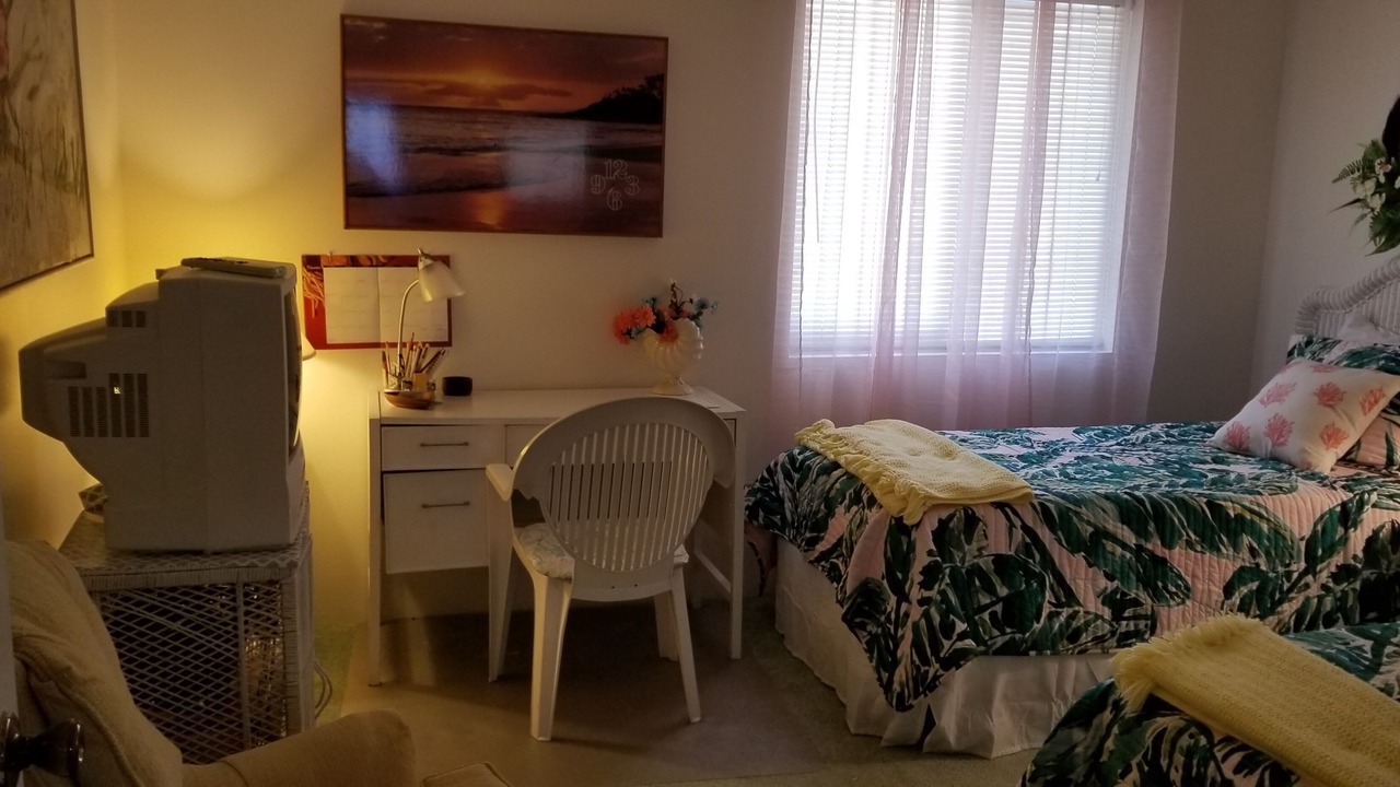 Photo of Bedroom in Edgewater