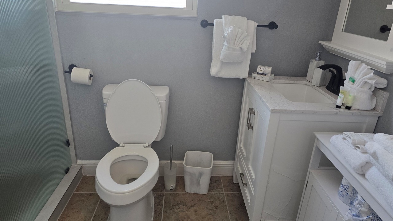 Photo of Bathroom in Mid Island