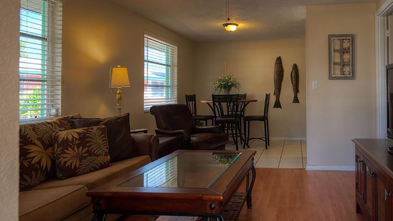 Photo of Livingroom in Englewood