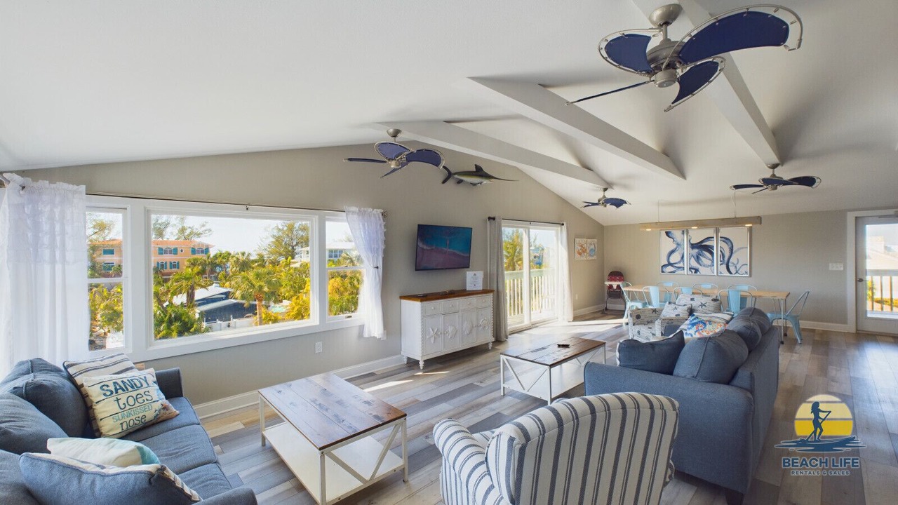 Photo of Bedroom in Holmes Beach