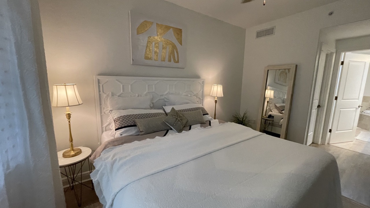 Photo of Bedroom in Royal Harbor