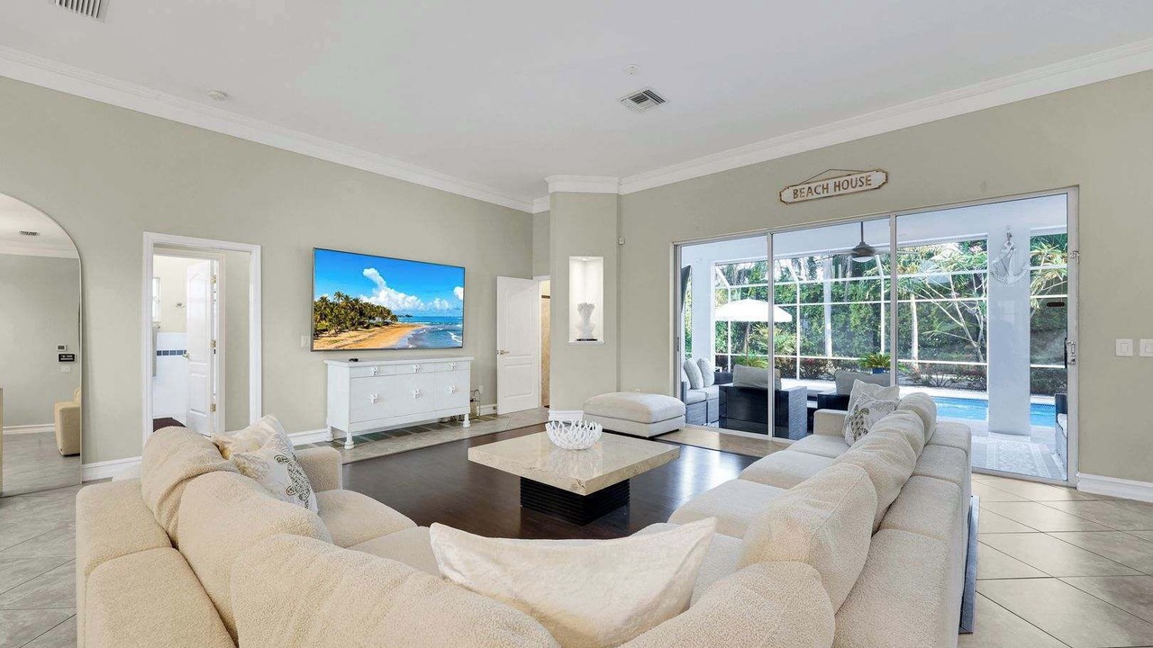 Photo of Livingroom in Naples Park