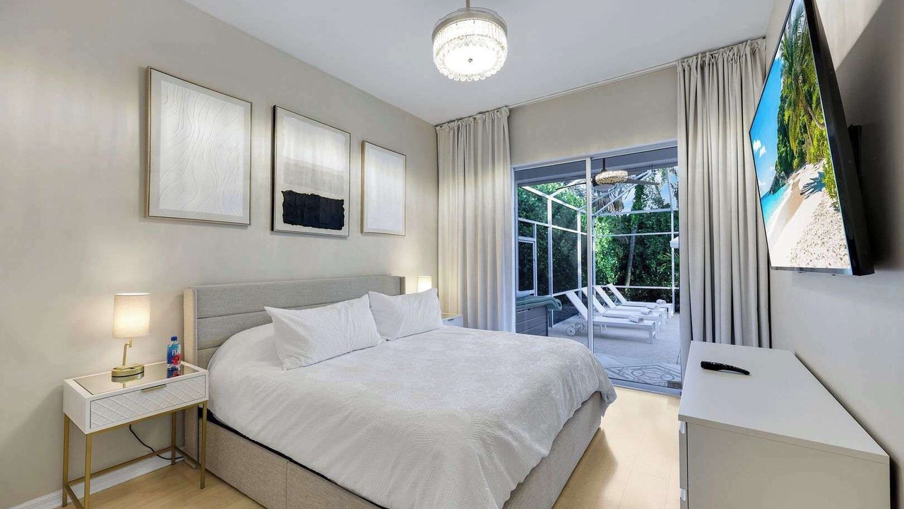 Photo of Bedroom in Naples Park