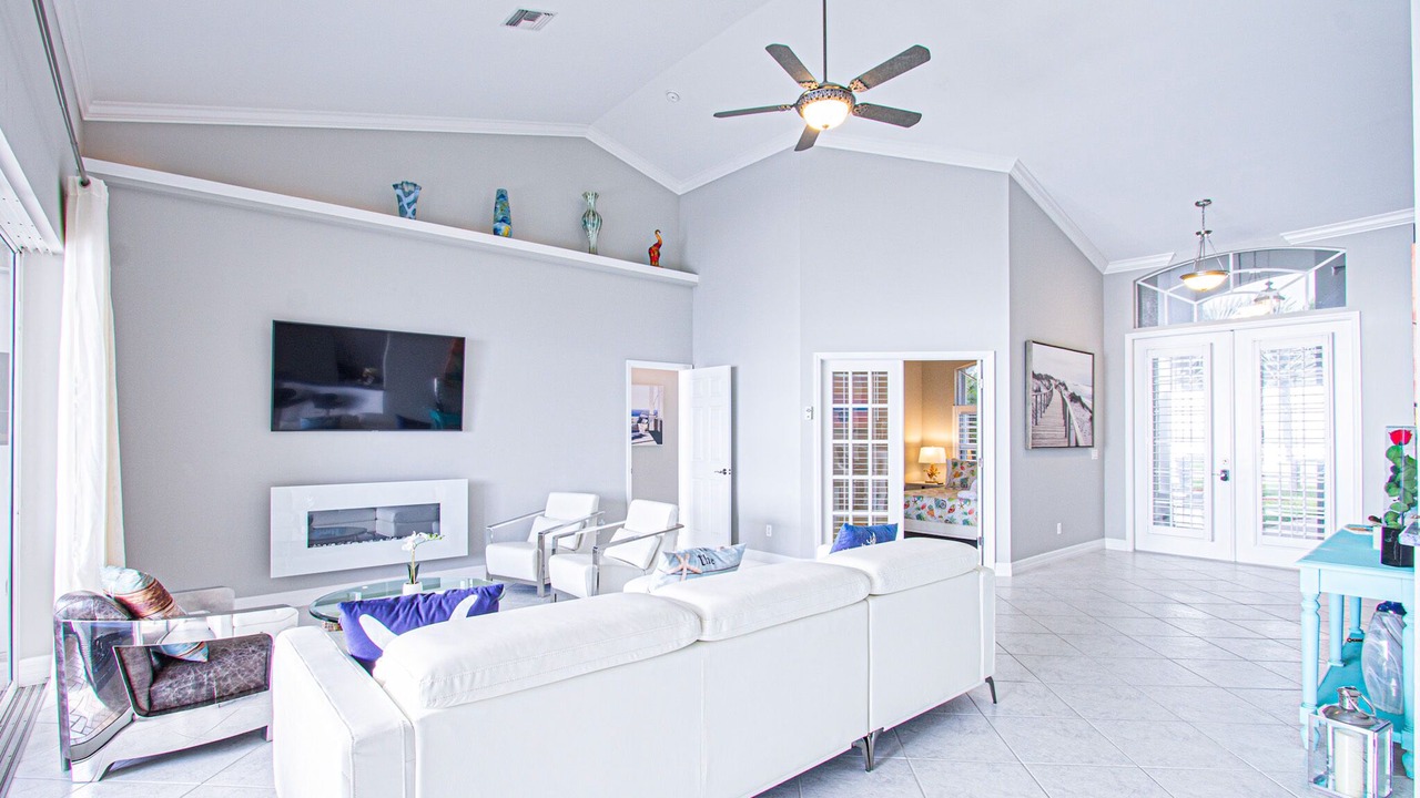 Photo of Livingroom in Caloosahatchee