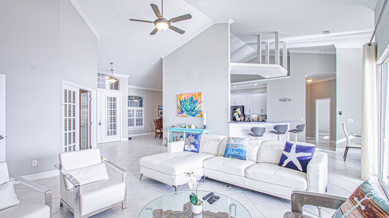 Photo of Livingroom in Caloosahatchee