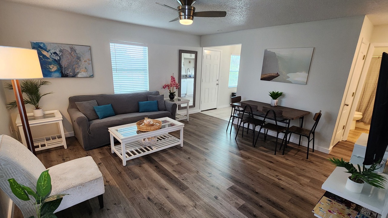 Photo of Livingroom in Warm Mineral Springs
