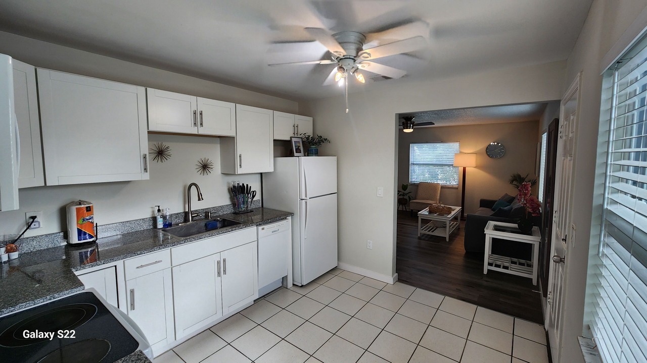 Photo of Kitchen in Warm Mineral Springs