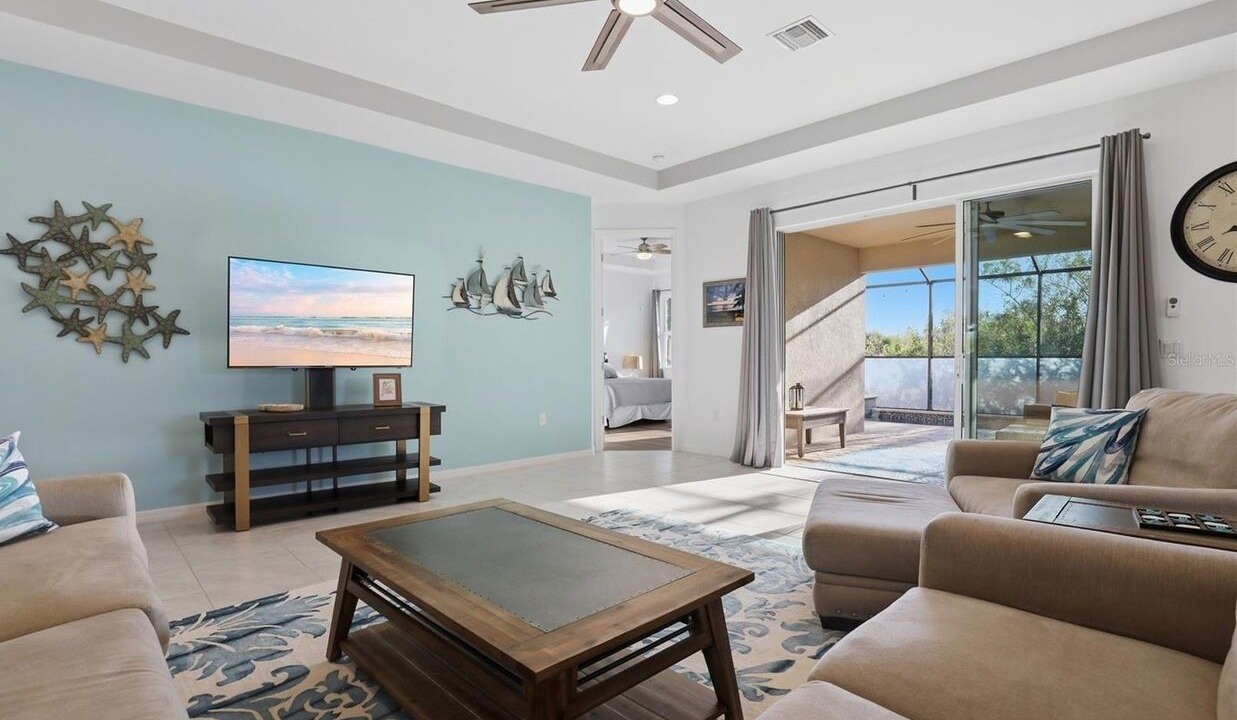 Photo of Livingroom in South Gulf Cove