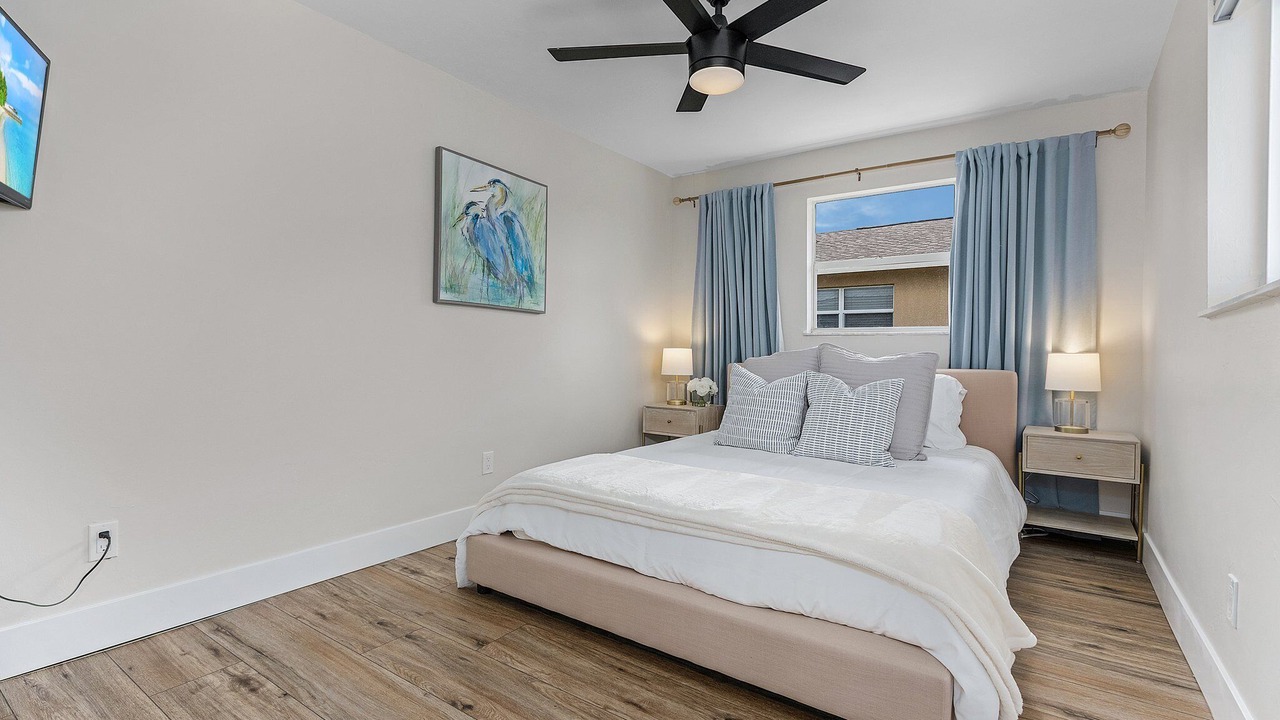 Photo of Bedroom in Yacht Club
