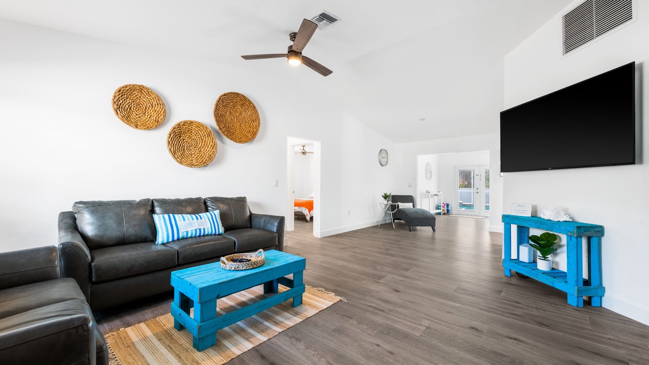 Photo of Livingroom in Englewood East
