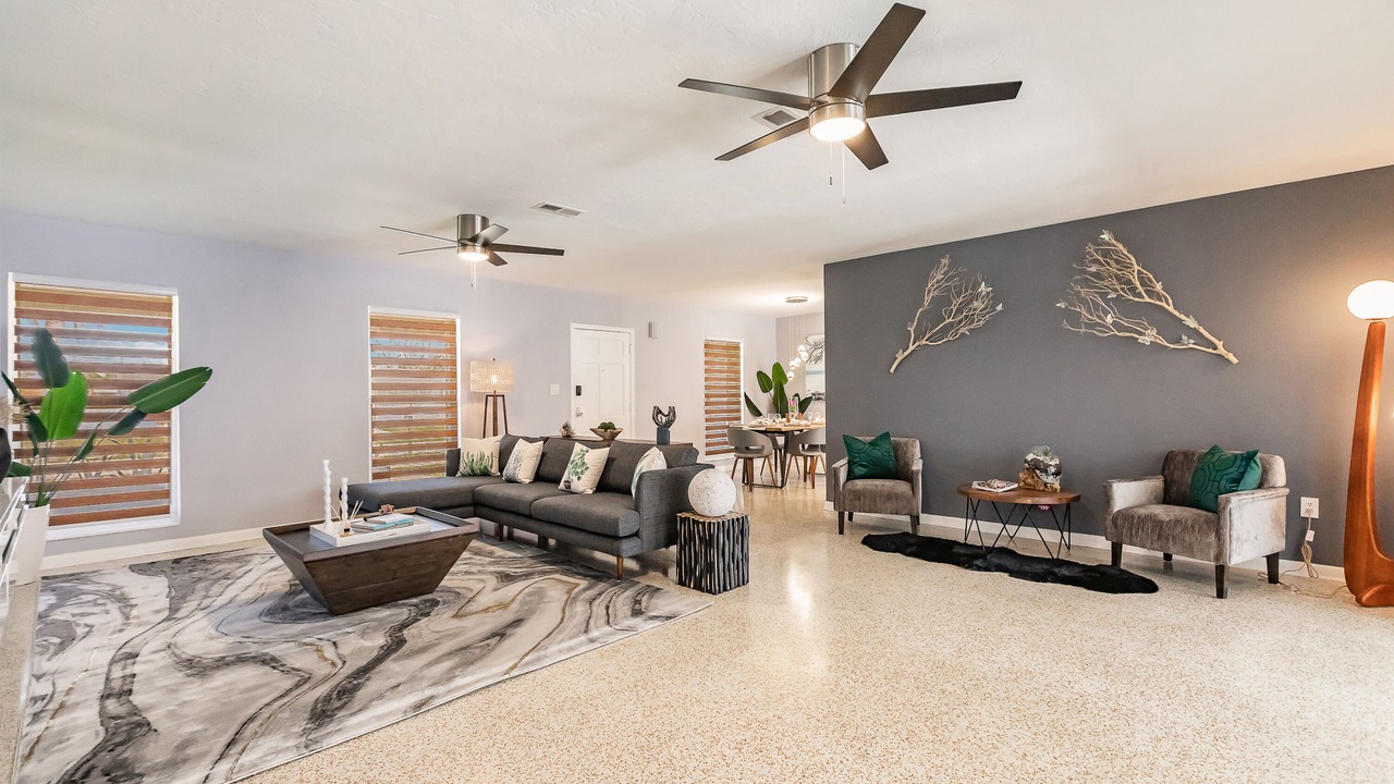 Photo of Livingroom in Edgewater