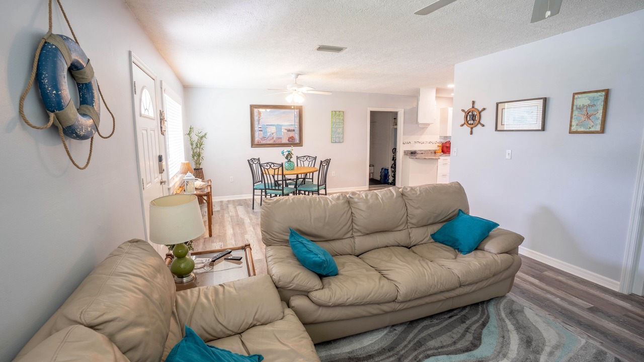 Photo of Livingroom in Gulf Cove