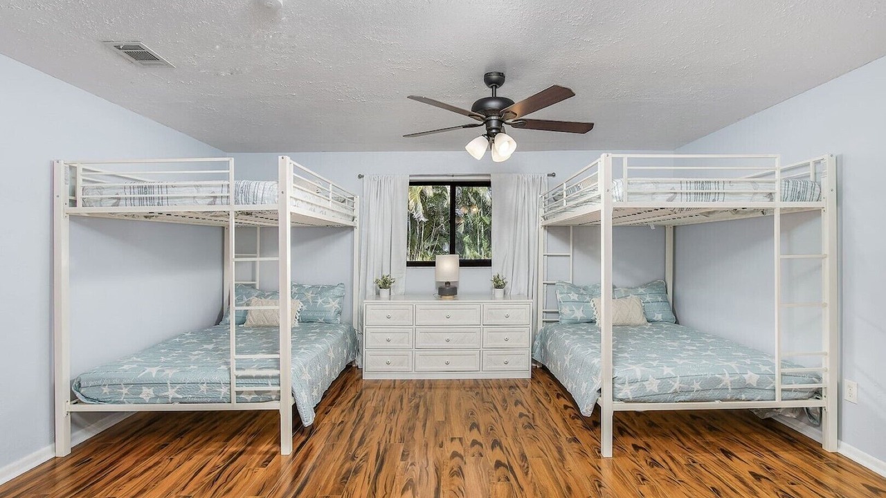 Photo of Bedroom in Pelican