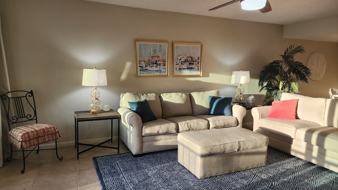 Photo of Livingroom in Park Shore