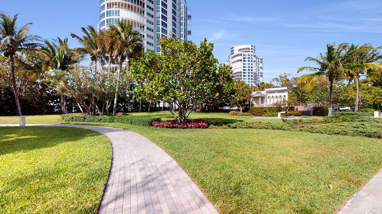 Photo of Outdoor in Park Shore