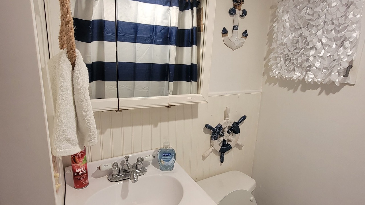 Photo of Bathroom in Jacarandas