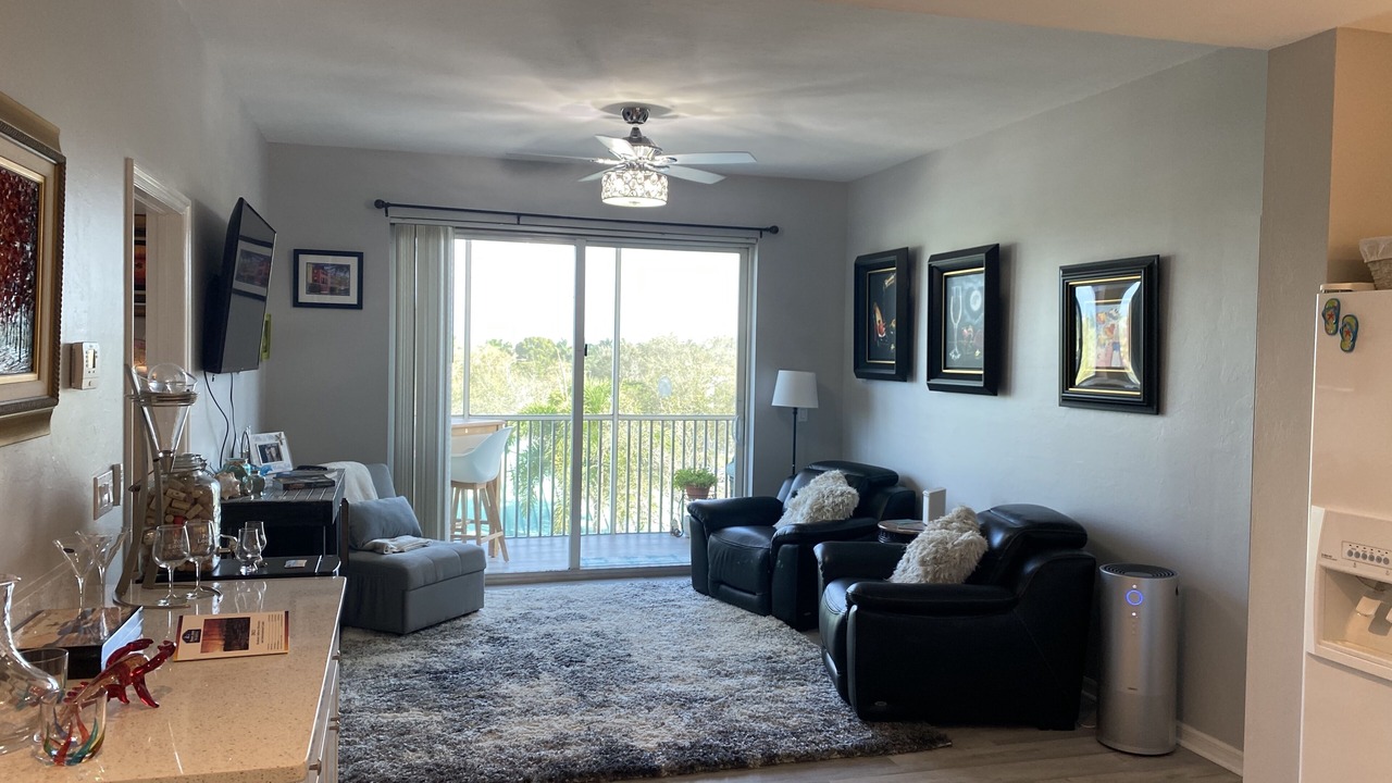 Photo of Livingroom in Burnt Store Marina
