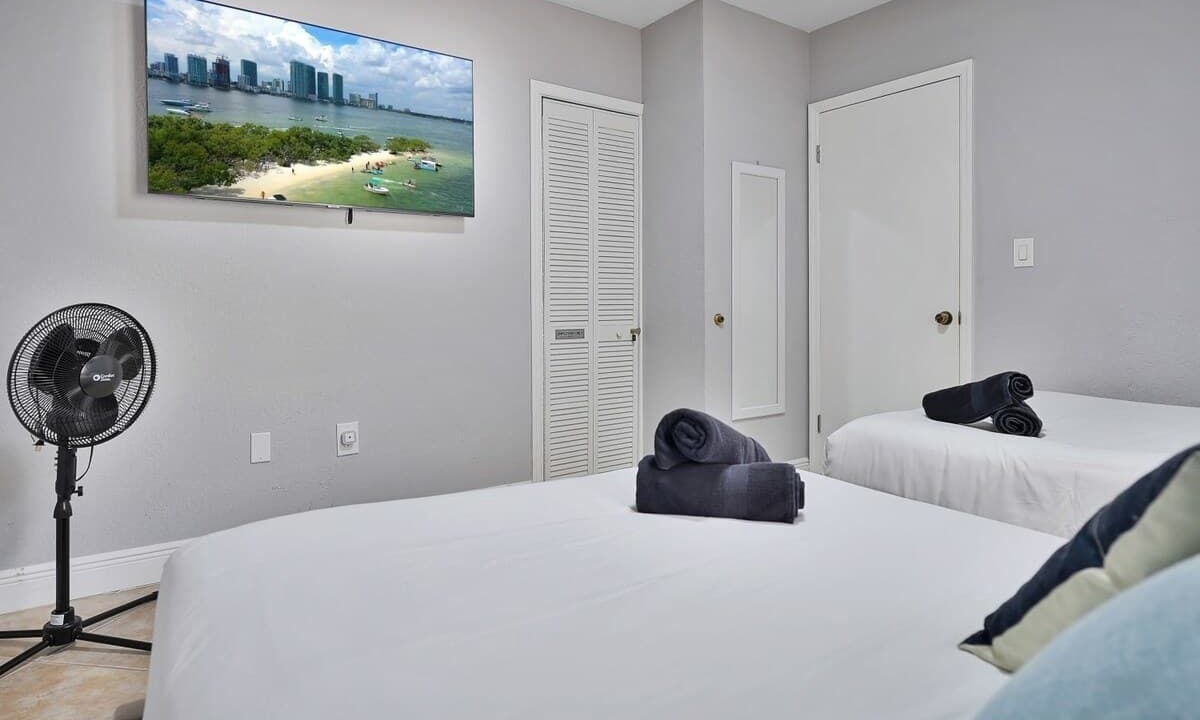 Photo of Bedroom in Coral Way