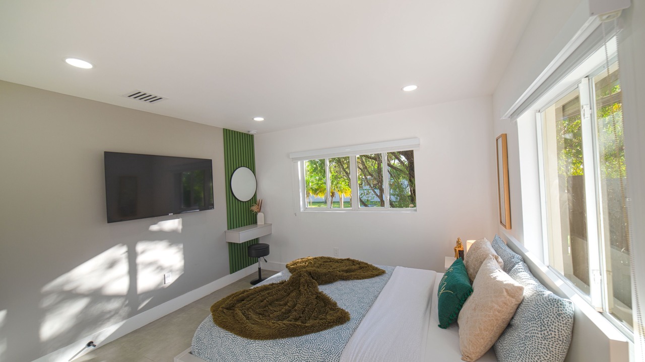 Photo of Bedroom in Cutler Bay