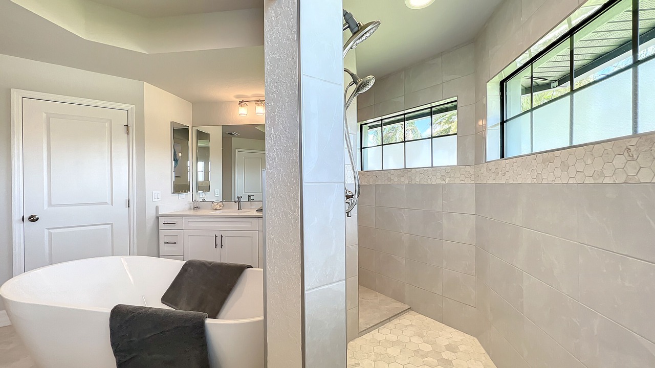 Photo of Bathroom in Trafalgar