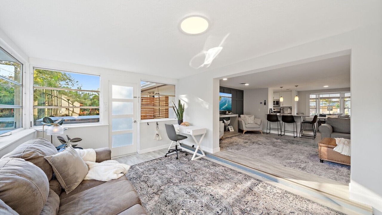 Photo of Livingroom in Arlington Park