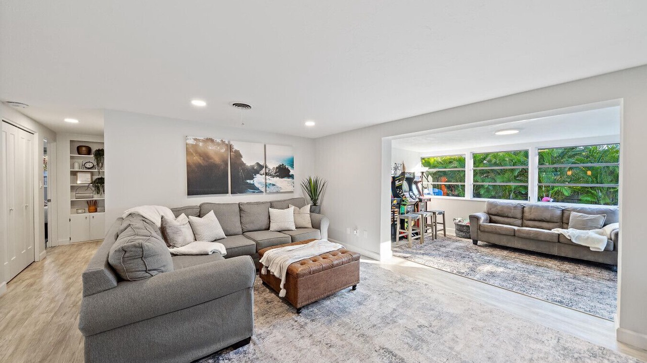 Photo of Livingroom in Arlington Park