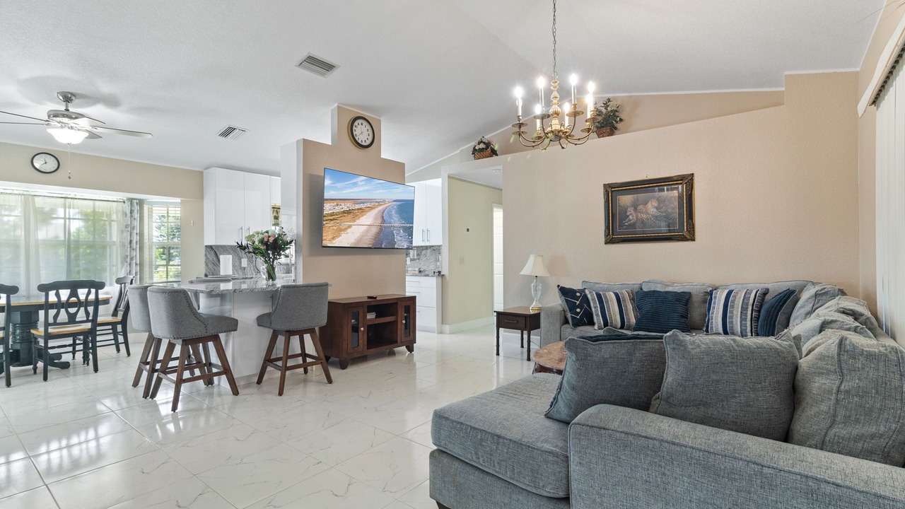 Photo of Livingroom in Warm Mineral Springs