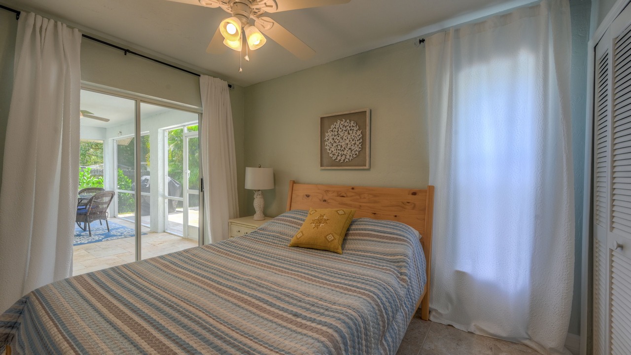 Photo of Bedroom in Naples Park
