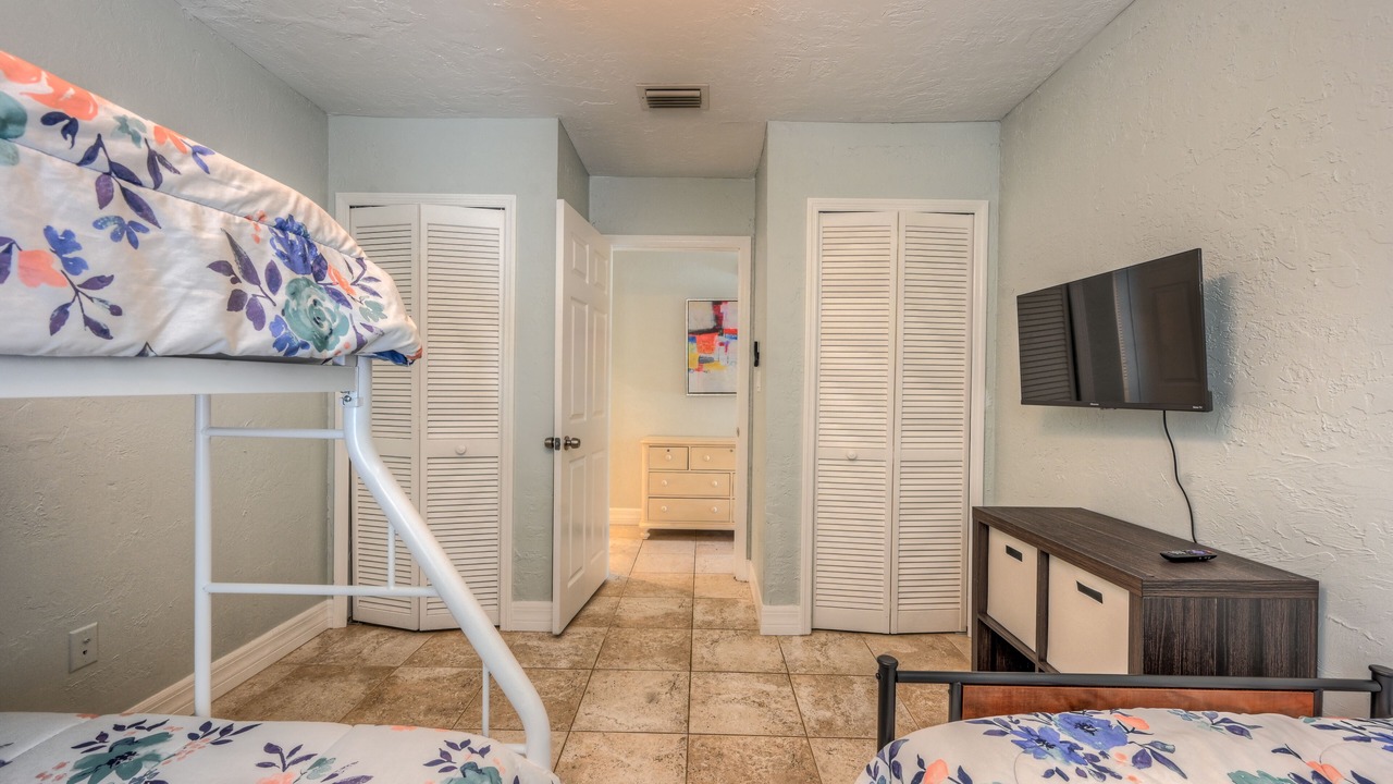 Photo of Bedroom in Naples Park